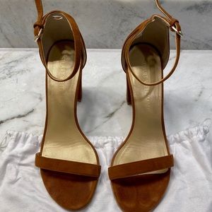 Stuart Weitzman Nearly Nude Sandal. Size 8.